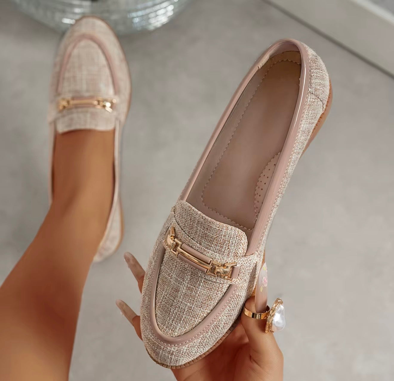 Dames Tweed Loafers met Gouden Horsebit | Stijlvolle Platte Instappers in Beige & Grijs