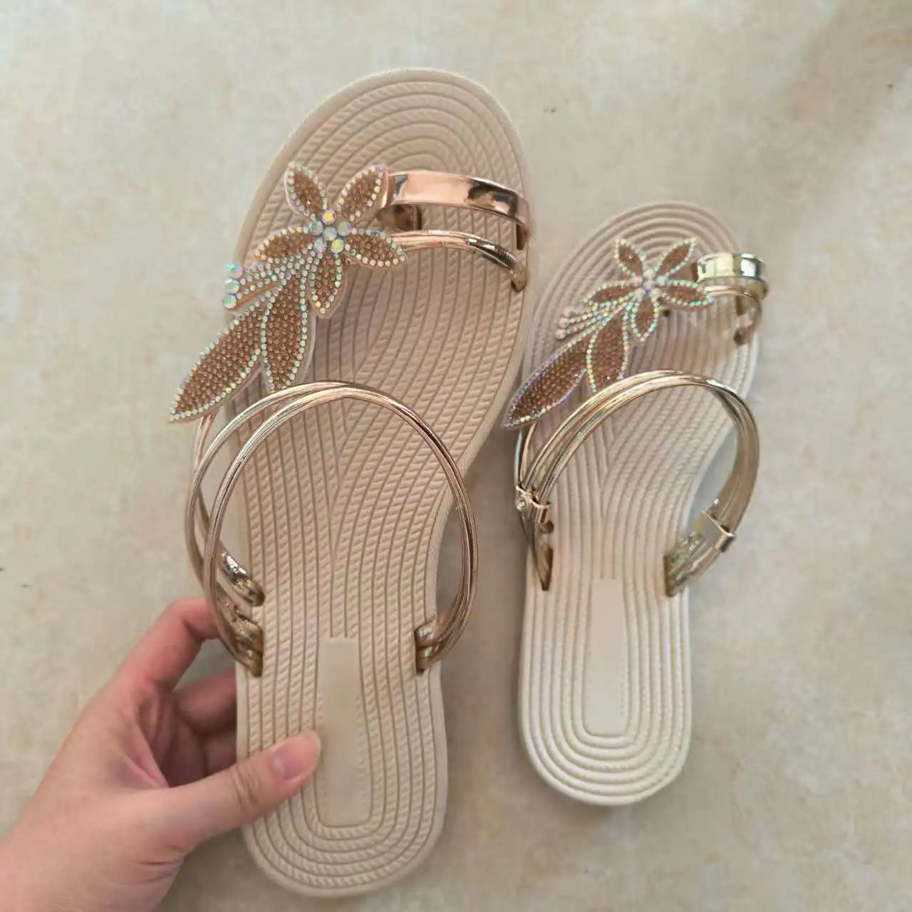 Bloemen Rhinestone Sandaal — Stijlvol naar het Strand & Verder